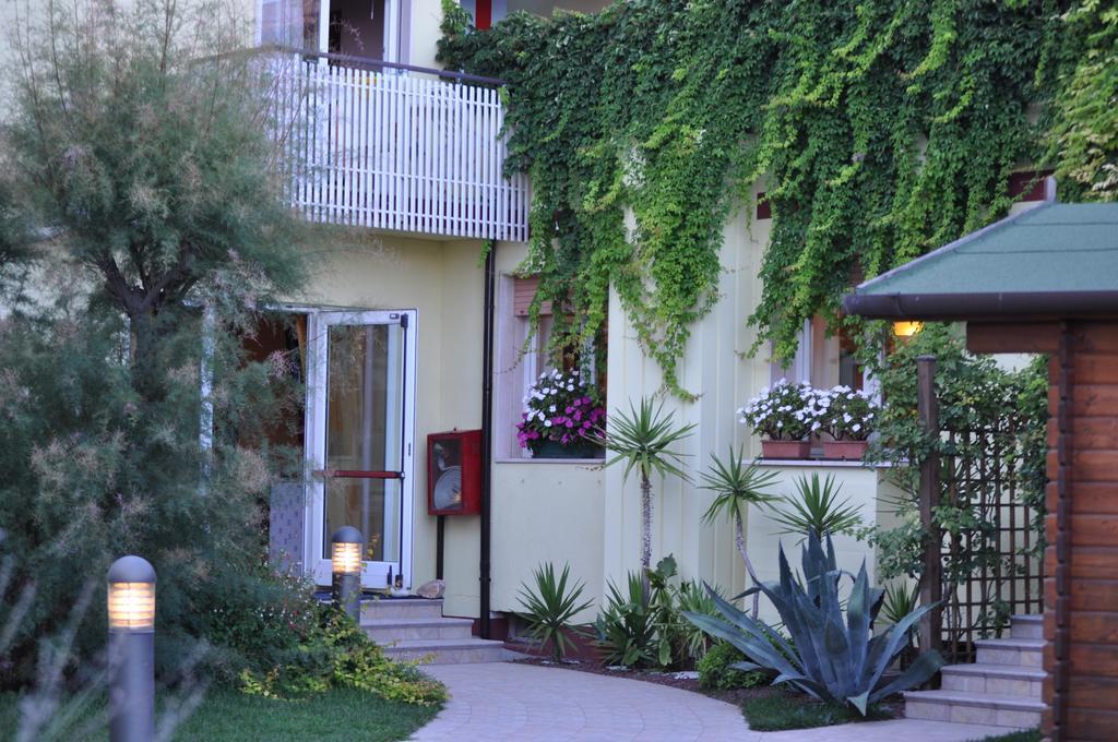 Hotel Righetto Fronte Mare Cavallino-Treporti Exterior foto